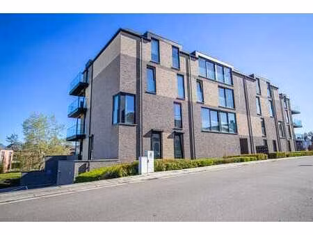 bel appartement 1 ch avec terrasse et parking en sous-sol.