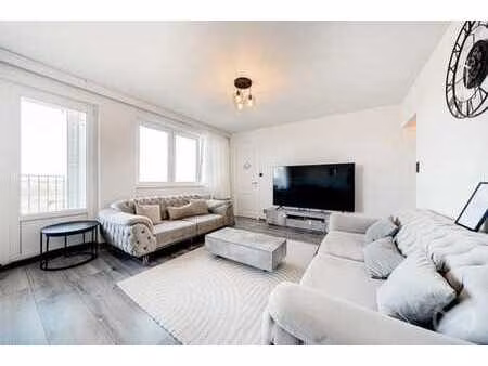 3 chambres avec vue et terrasse !