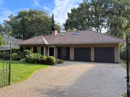 villa de plain-pied (exposition sud) dans un cartier calme.