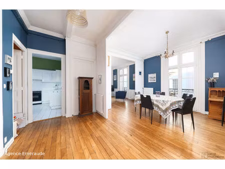 a louer à l'année appartement meublé dinard hyper centre 4 pièces