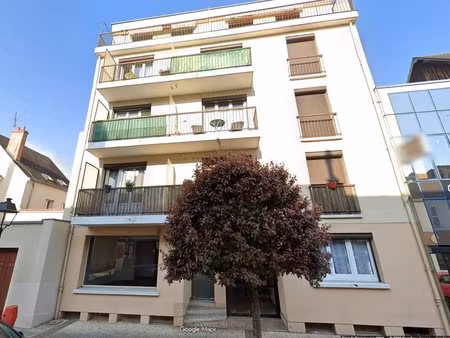 t2 meublé avec balcon et ascenseur en cœur de ville de montargis – parking privé