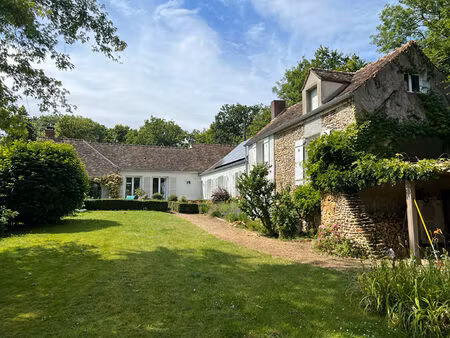 belle maison ancienne avec environnement exceptionnel et piscine 3' montfort l'amaury 8 pi
