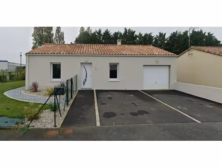 maison avec terrasse 3 pièces en location à la chaize-le-vic