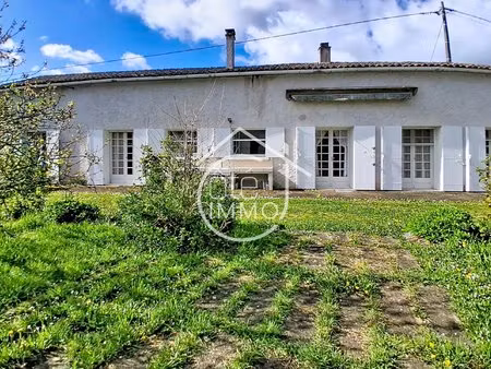 montcaret : maison du pays plain-pied 122 m² à rafraîchir sur charmant jardin 1283 m²