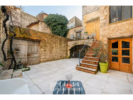 maison de village de 170m2 - 179 m² de terrain avec cour  piscine et ancien local