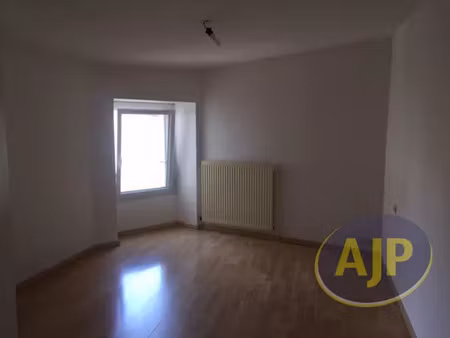 location appartement 2 pièces 53 m² à cugand-la-bernardière (85610)