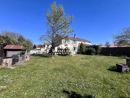 maison 3 chambres + bureau  terrain de 560m²