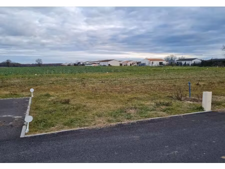 vente terrain 400 m² à corme-royal (17600)  52 000 €