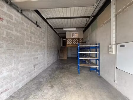 location entrepôt 50 m² à 100 m²