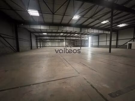 location local d'activités 4 582 m²