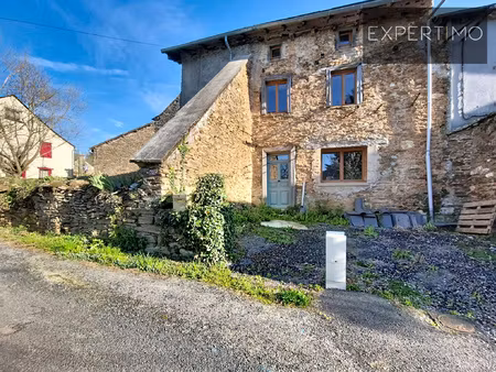 maison rénovée avec jardin village de charme en aveyron