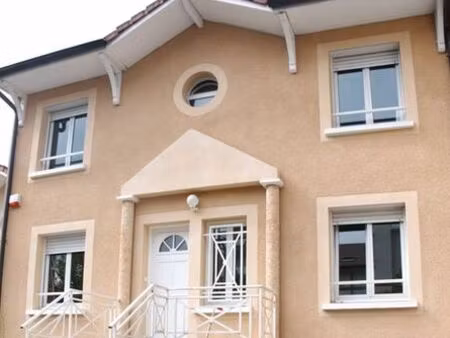 maison de luxe de 6 pièces en location à ferney-voltaire  auvergne-rhône-alpes