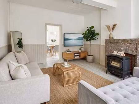 maison avec jardin au calme – potentiel 3 chambres!