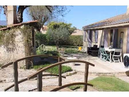 maison traditionnelle de 830 m² à les mees