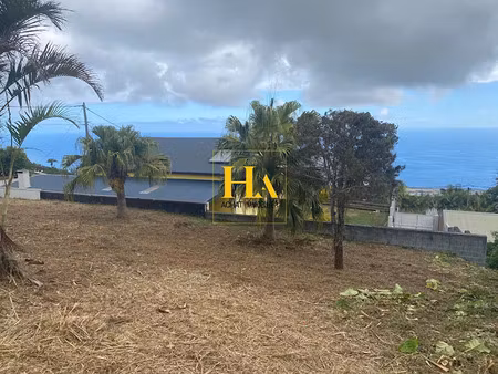 vente terrain 586 m² à le plate (97424)  110 000 €