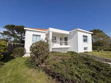vente maison à noirmoutier-en-l'île (85330) : à vendre / 119m² noirmoutier-en-l'île