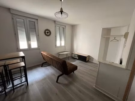 location meublée appartement 2 pièces 37 m² à niort (79000)  610 €