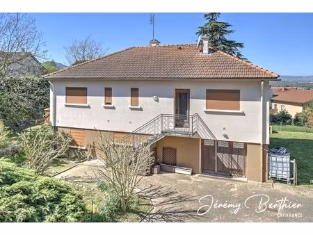 genay (69) - maison 141 m² - 7 pièces - 1775 m² de terrain - fort potentiel