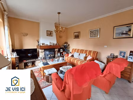 maison semi-individuelle volumes généreux et jardin sans v