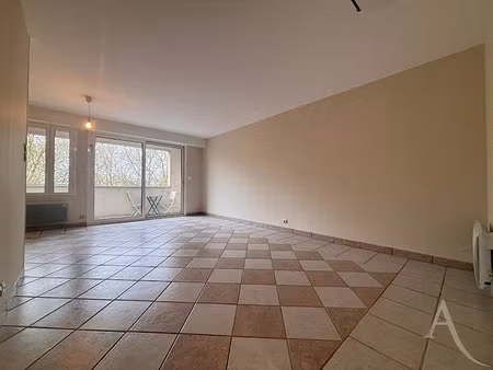 location appartement 3 pièces 82 m² à bourges (18000)  880 €