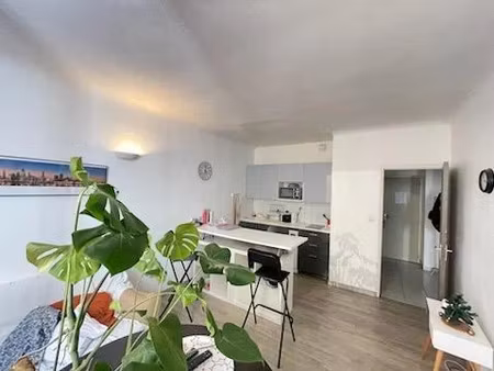 location meublée appartement 4 pièces 65 m² à aix-en-provence (13090)  1 290 €