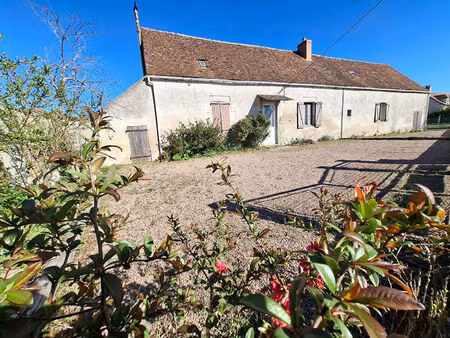 square habitat vous présente en exclusivité cette longère à rénover !