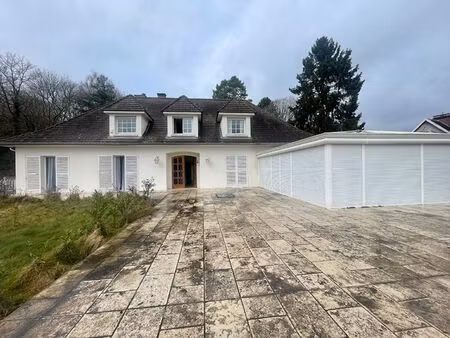 belle propriété traditionnelle chateau thierry plus de 9000 m² de terrain