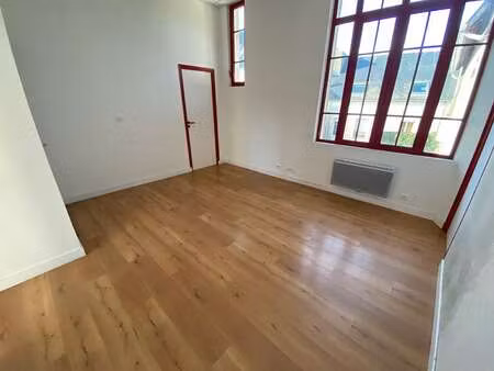 location bureaux et commerces à concarneau (29900) : à louer / 48m² concarneau