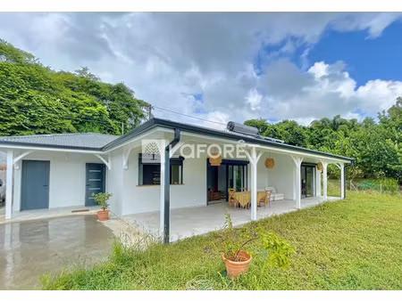 location maison 5 pièces 124 m² à le lamentin (97232)  2 477 €