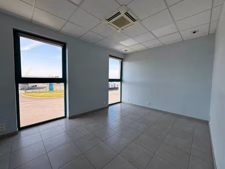 location locaux professionnels 15 m² à oiry (51530)  300 €