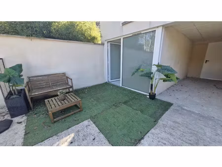 location locaux professionnels 1 pièce 11 m² à eaubonne (95600)  520 €