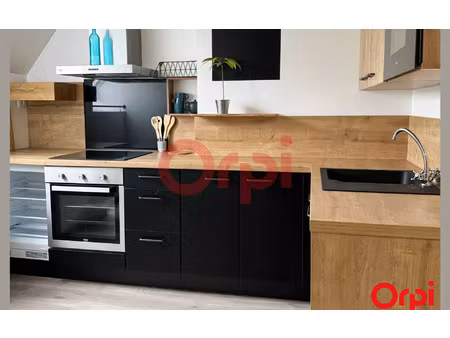 location appartement  55 m² t-2 à la roche-guyon  910 €