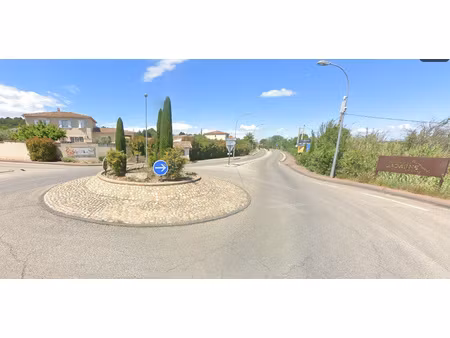 lot de 8 parkings en sous-sol à châteauneuf-de-gadagne