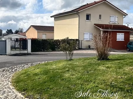 maison econome de 120 m² – 3- 4 chambres – vue pyrénées – pmr – terrasse – maubourguet (65