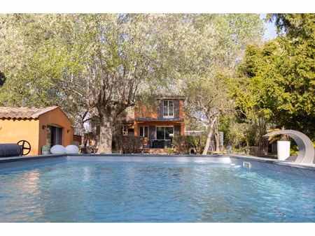 a vendre maison a etage sur robion