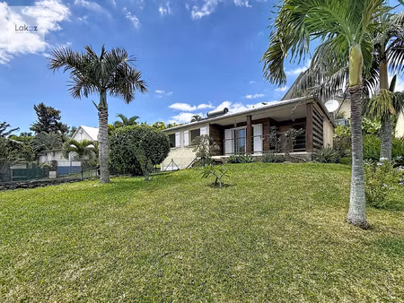 villa 3 chambres  98 m2  vue mer  la montagne - ruisseau bla