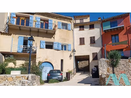 maison de village comprenant deux appartements et 230 m2 d'a