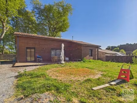 a vendre maison état neuf en bois avec jardin plein sud