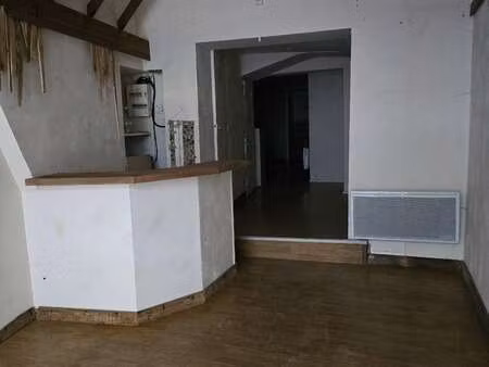 vente immeuble à saumur (49400) : à vendre / 148m² saumur