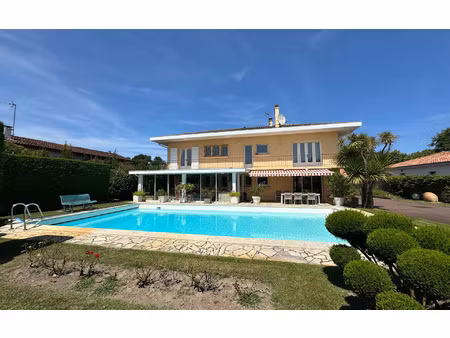 maison saint-vincent-de-tyrosse m² t-7 à vendre  550 000 €