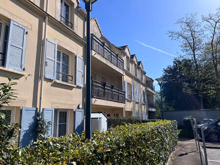 appartement récent - 2 pièces - rdc - résidence sécurisée - dourdan centre