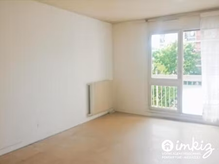 studio 33m2 avec loggia isolée