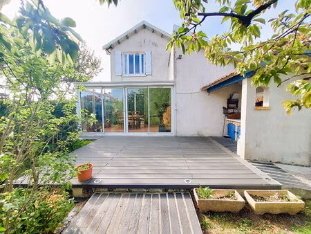 proche de la citadelle 3 chambres 85 m² hab.