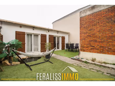 charmante maison de plain-pied avec jardin dans un secteur