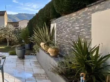 maison familiale 131 m2 - 4 chambres  jardin et garage - pro