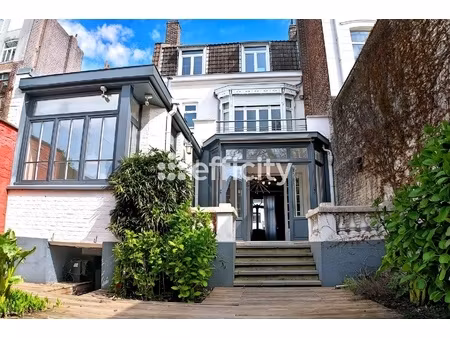 maison 7 pièces - 213 m²