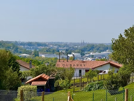 maison 3 pièces - 90 m²