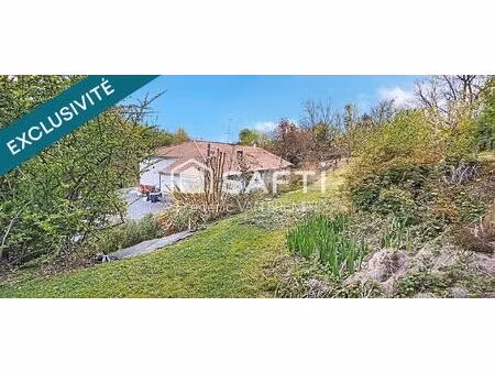 propriété comprenant deux maisons de 121m2 et 107m2