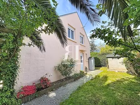 port-louis – maison au calme  nichée dans un écrin de verdure
