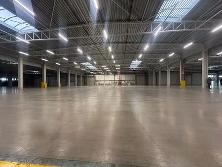 commercieel te huur in sint-pieters-leeuw